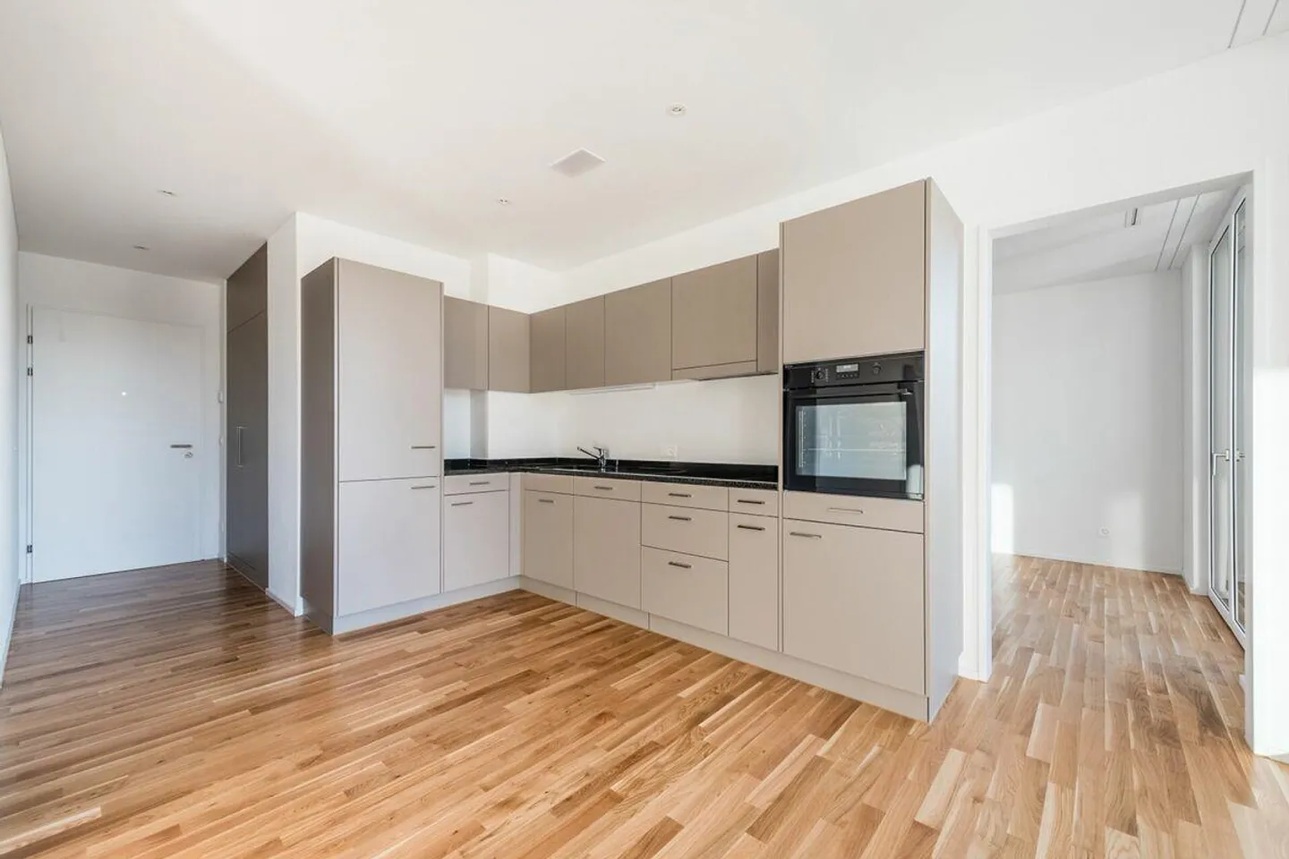 Modern 2½ Room Apartment - Photo 2 of 11