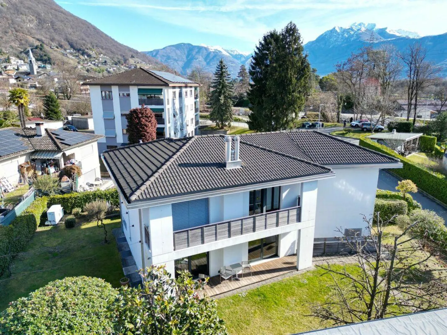 Maison individuelle de haute qualité avec sauna, piscine intérieure et ascenseur - Photo 13 sur 15