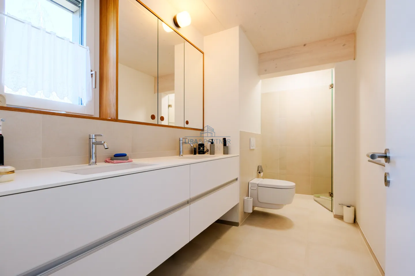 Appartamento attico con stile, grande terrazza e vista ampia - Foto 11 di 13