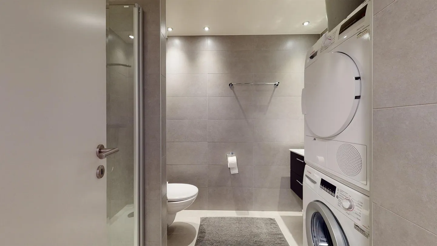 Appartement moderne avec balcon - Photo 3 sur 8