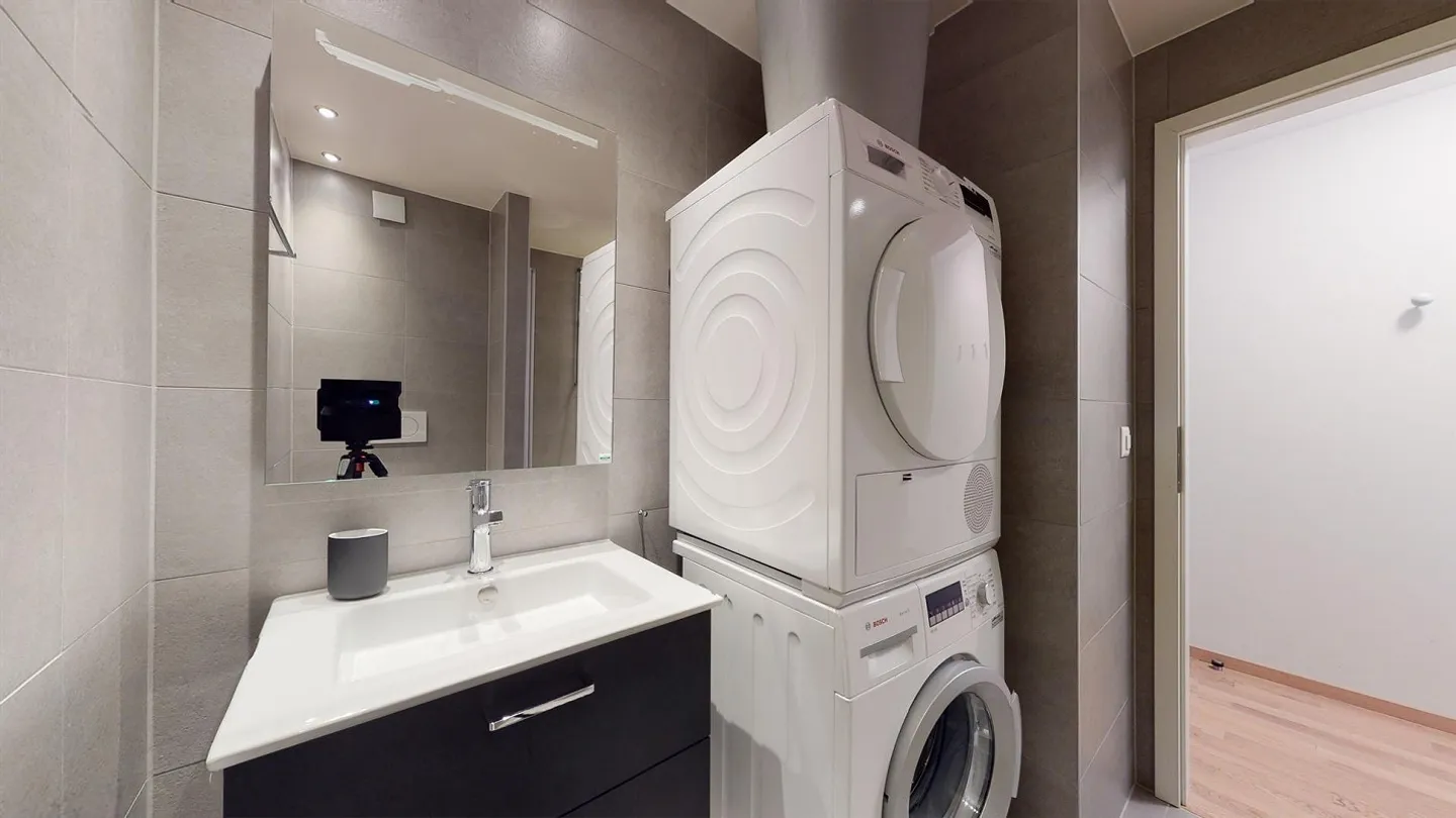 Appartement moderne avec balcon - Photo 7 sur 8