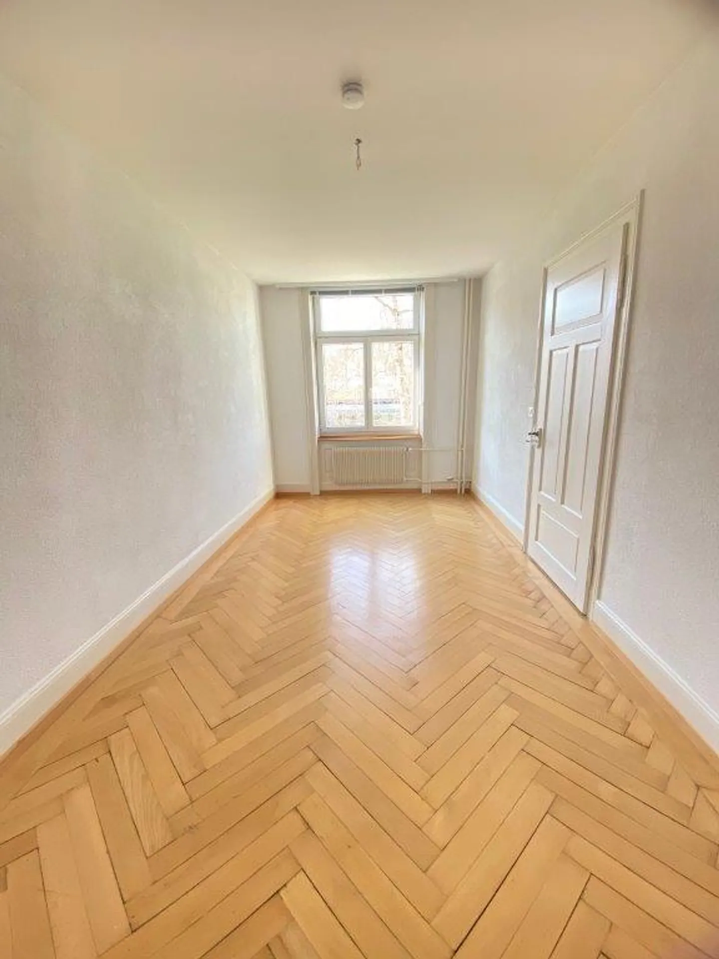 Appartamento in stile Liberty soleggiato - Foto 3 di 6