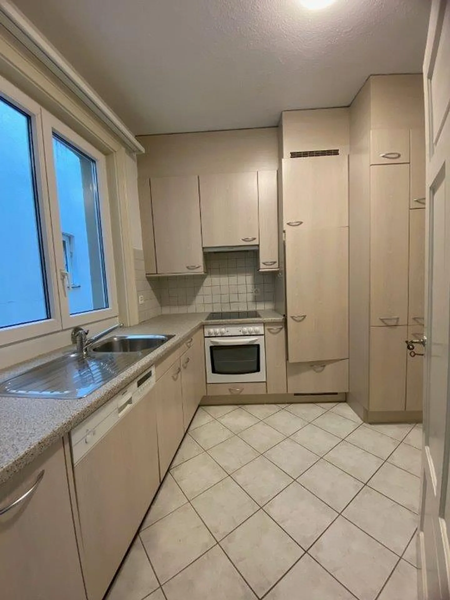 Appartamento in stile Liberty soleggiato - Foto 4 di 6