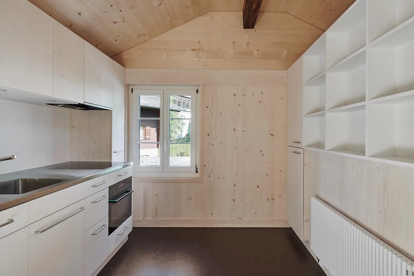 Oggetto per amanti, appartamento mansardato nel centro del villaggio - Foto 3 di 10