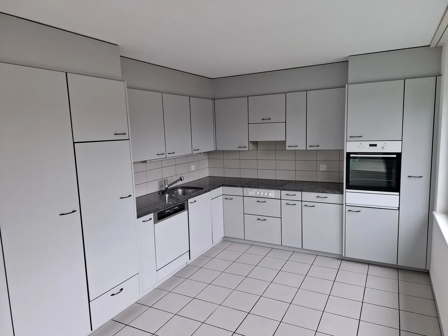 Affordable Apartment with 2 Underground Parking Spaces in the Center of Fahrwangen - Photo 5 of 15