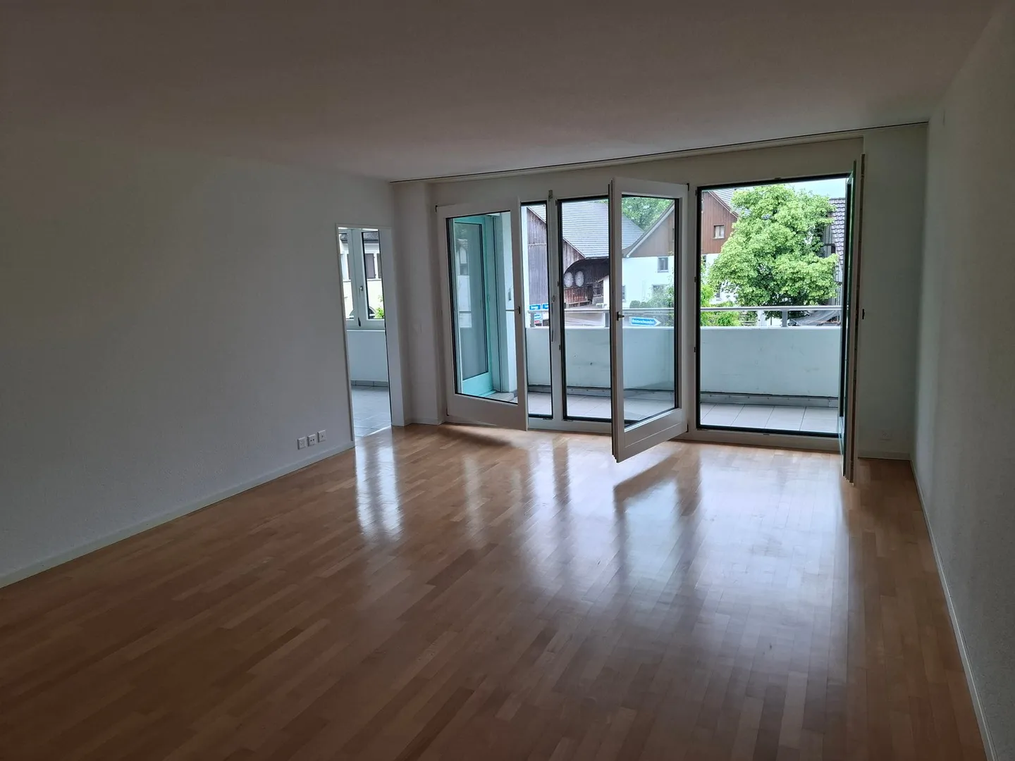 Affordable Apartment with 2 Underground Parking Spaces in the Center of Fahrwangen - Photo 8 of 15