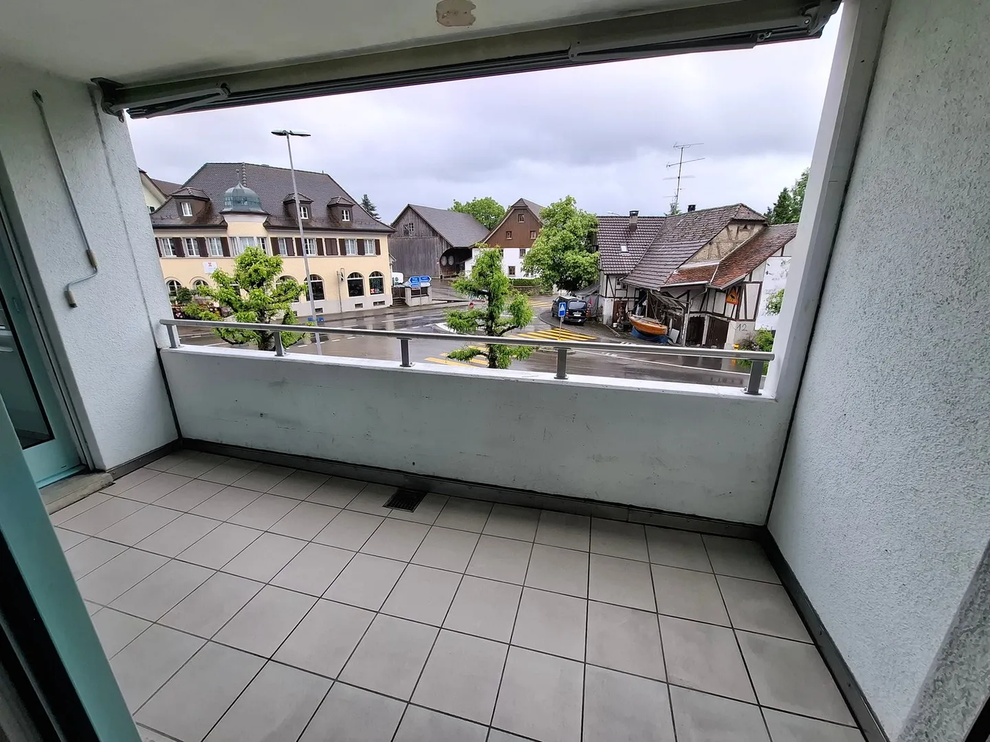 Affordable Apartment with 2 Underground Parking Spaces in the Center of Fahrwangen - Photo 10 of 15