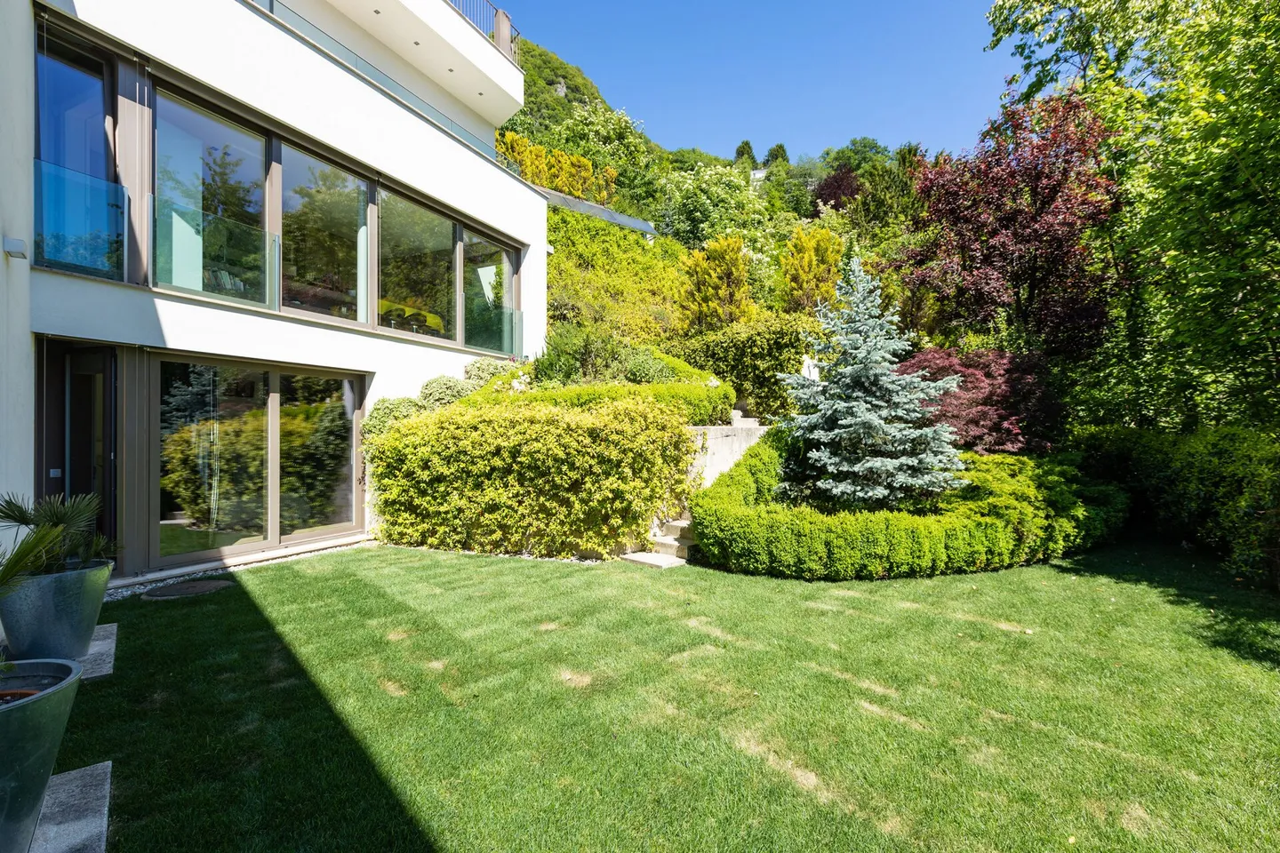 LUGANO RUVIGLIANA | VILLA LUSSUOSA MODERNA CON VISTA ECCITANTE SUL LAGO - Foto 6 di 8