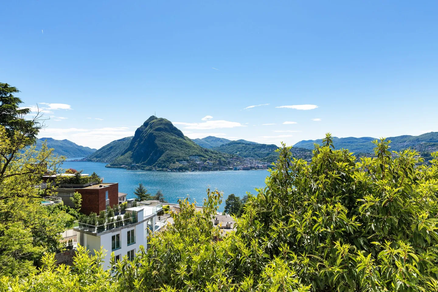 LUGANO RUVIGLIANA | VILLA LUSSUOSA MODERNA CON VISTA ECCITANTE SUL LAGO - Foto 3 di 8
