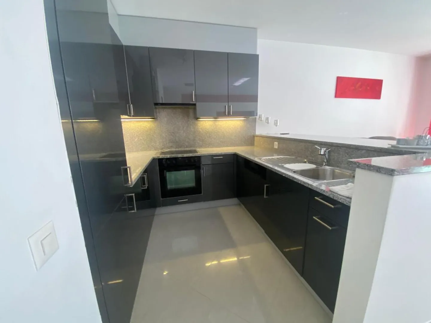 4 1/2-Room Apartment in the City Center with Quiet, Sunny View - Photo 6 of 12