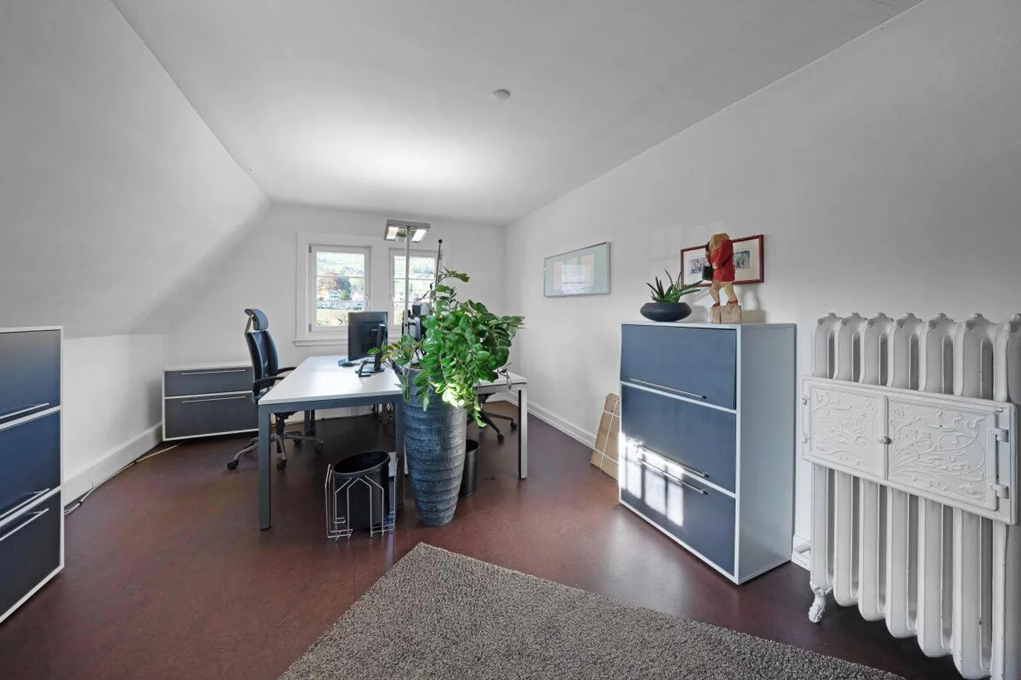 Office Space - Photo 9 of 12