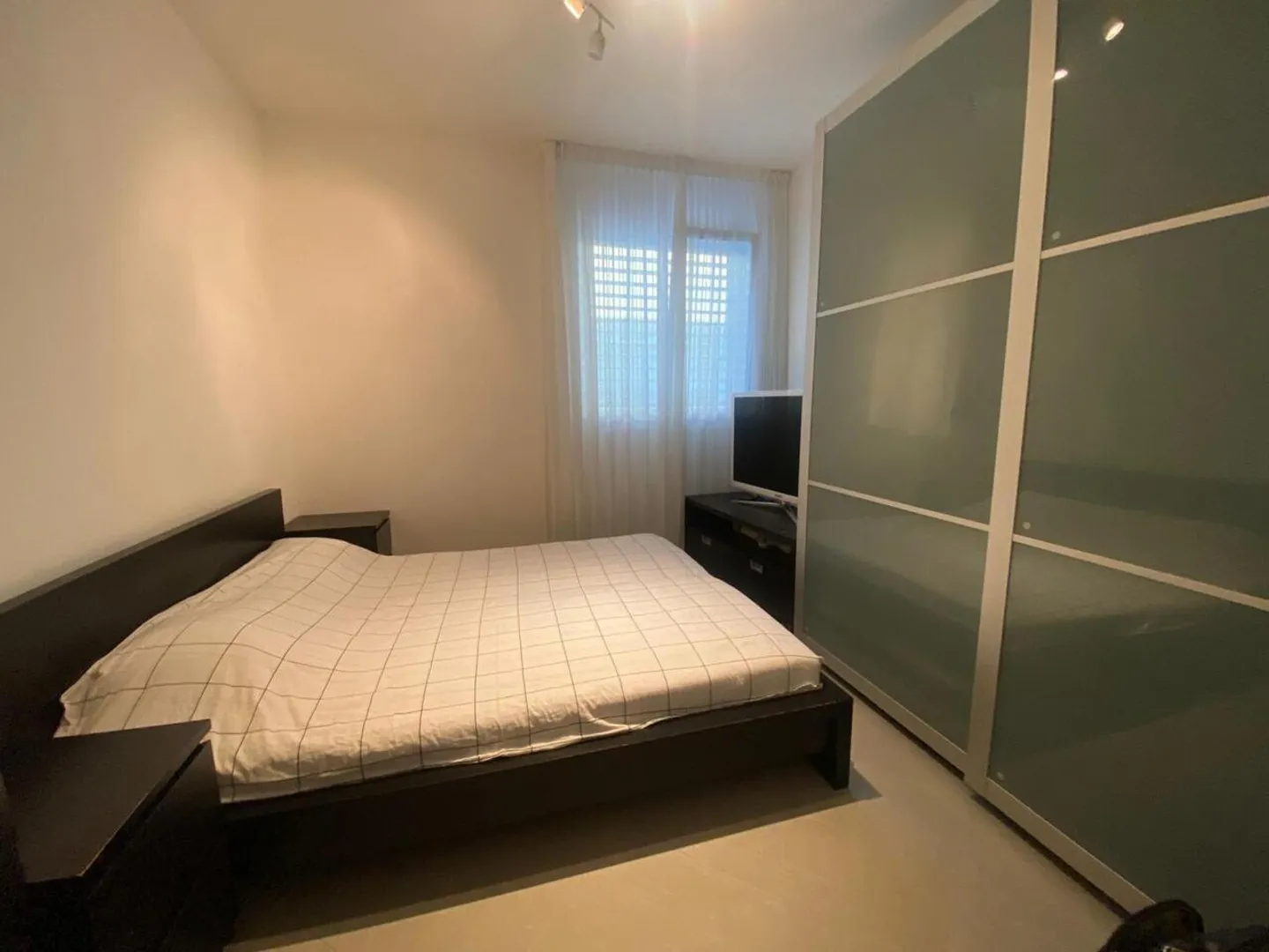 4 1/2-Room Apartment in the City Center with Quiet, Sunny View - Photo 8 of 12
