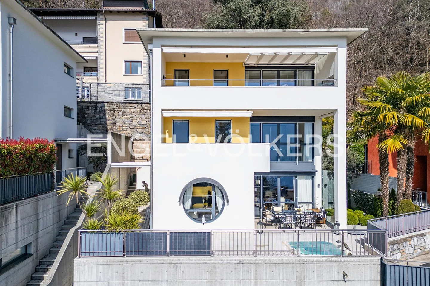 Elegant Villa with Lake View - Photo 13 of 13