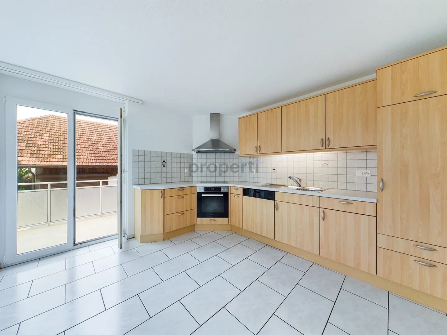 Elegant 4.5-Room Apartment - Photo 2 of 12