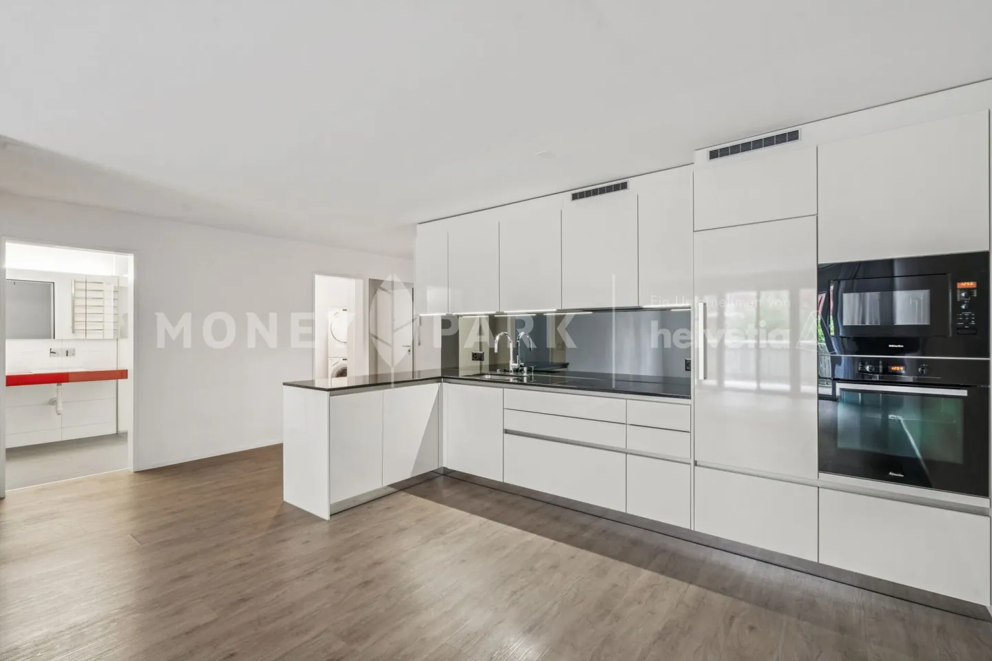 Appartement spacieux de 2,5 pièces dans un emplacement proche de la nature - Photo 3 sur 13
