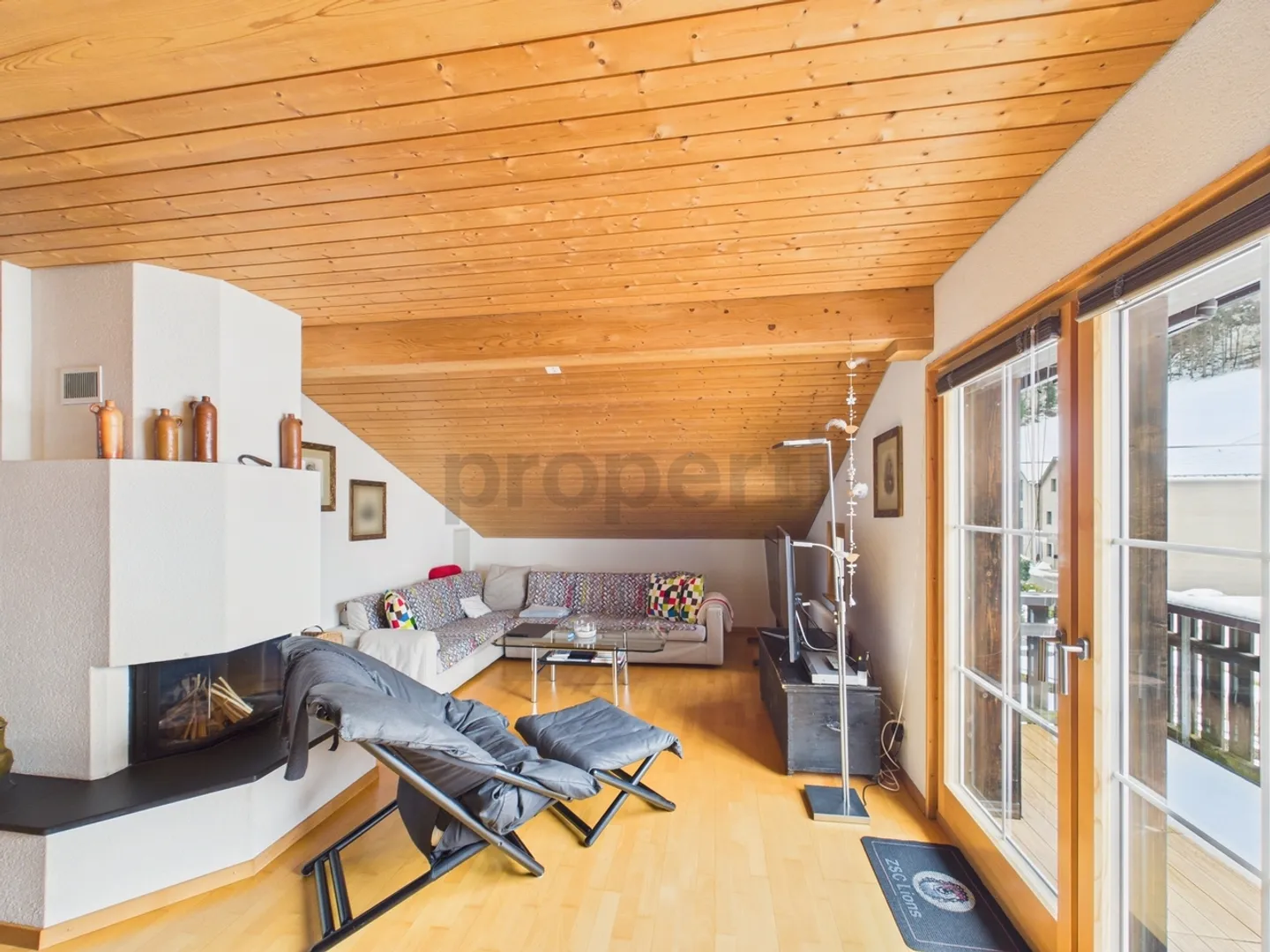 Cozy 3-room attic apartment in Betschwanden also possible as a 2nd apartment - Photo 2 of 10