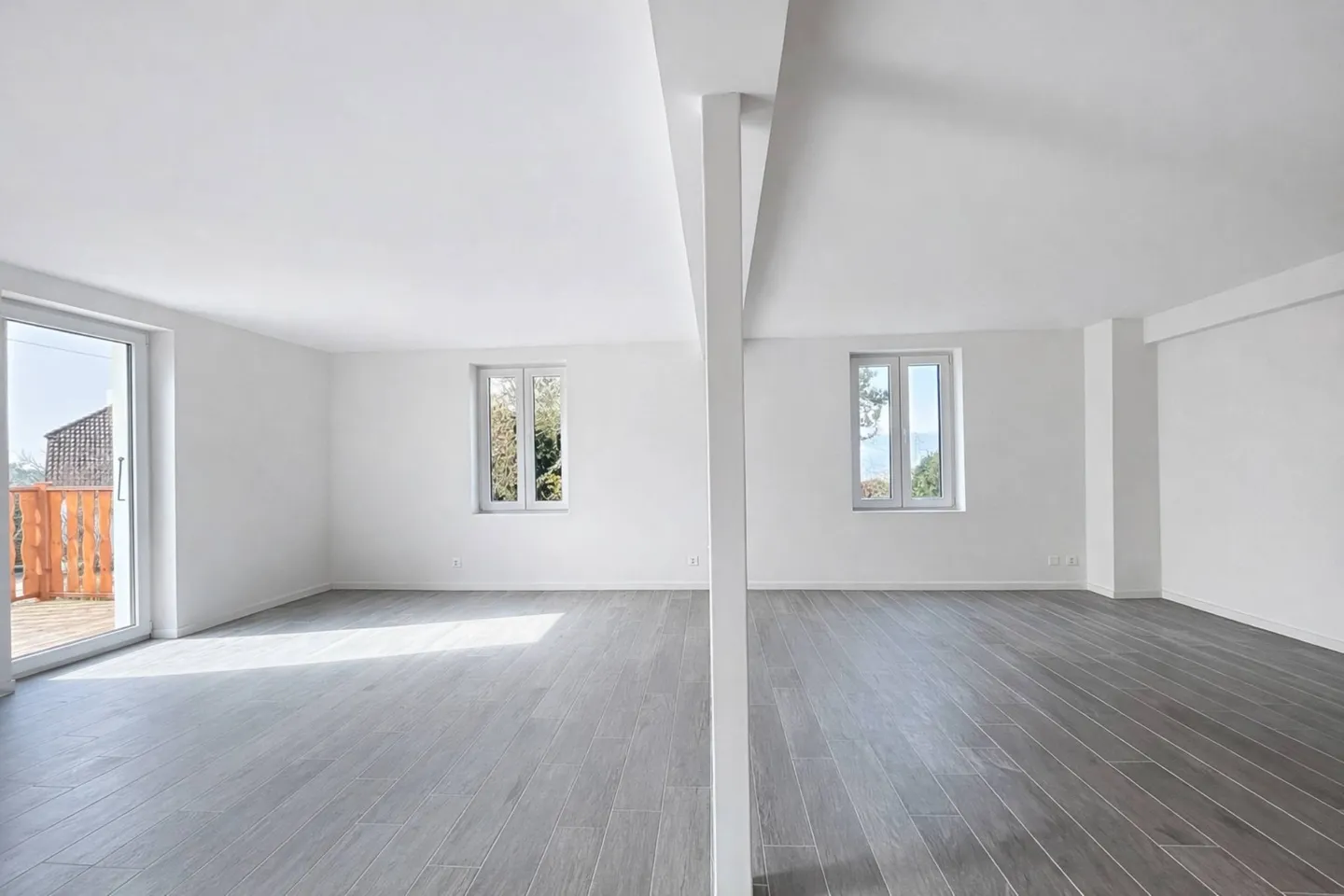 Triplex di tre e mezzo locali - grande giardino e vista parziale sul lago - Foto 9 di 13