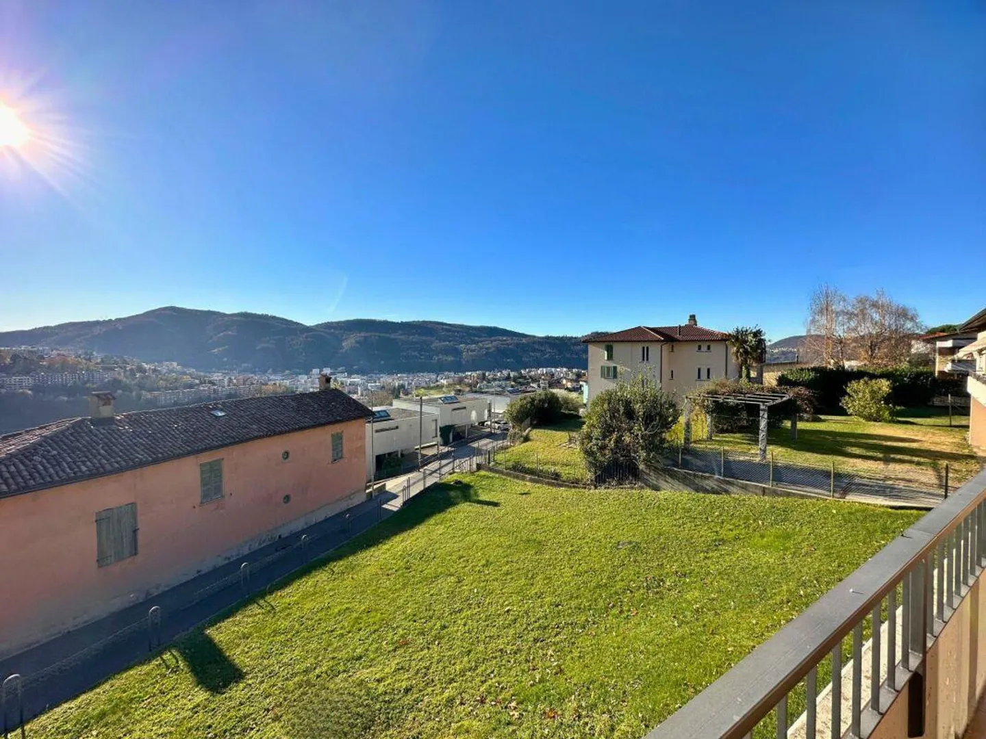 Maison individuelle avec jardin et vue dégagée - Photo 4 sur 14