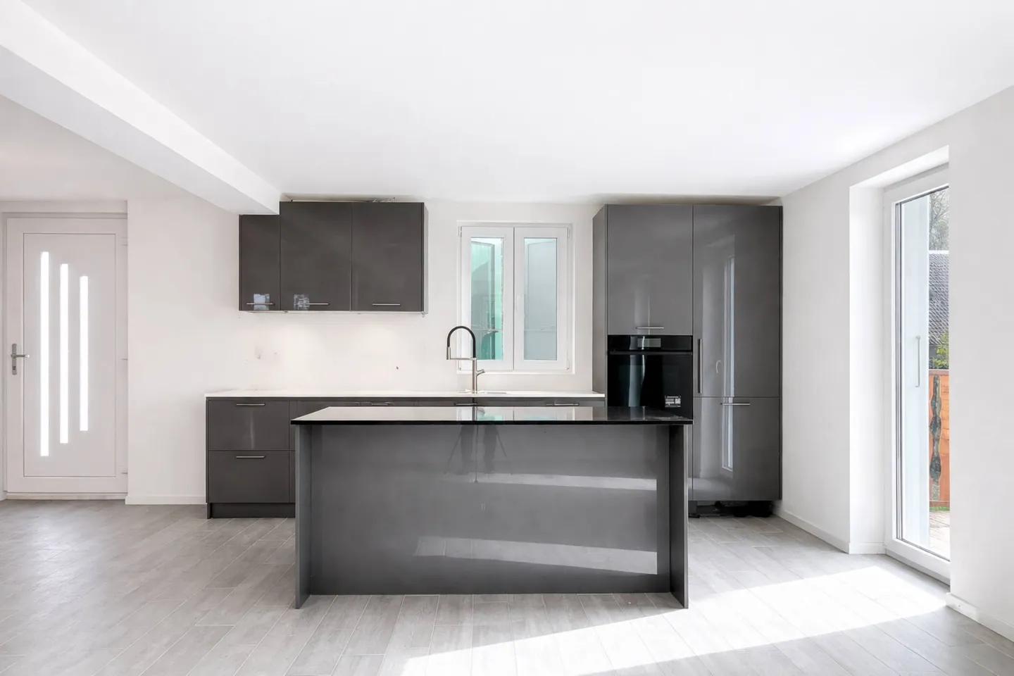 Triplex di tre e mezzo locali - grande giardino e vista parziale sul lago - Foto 13 di 13