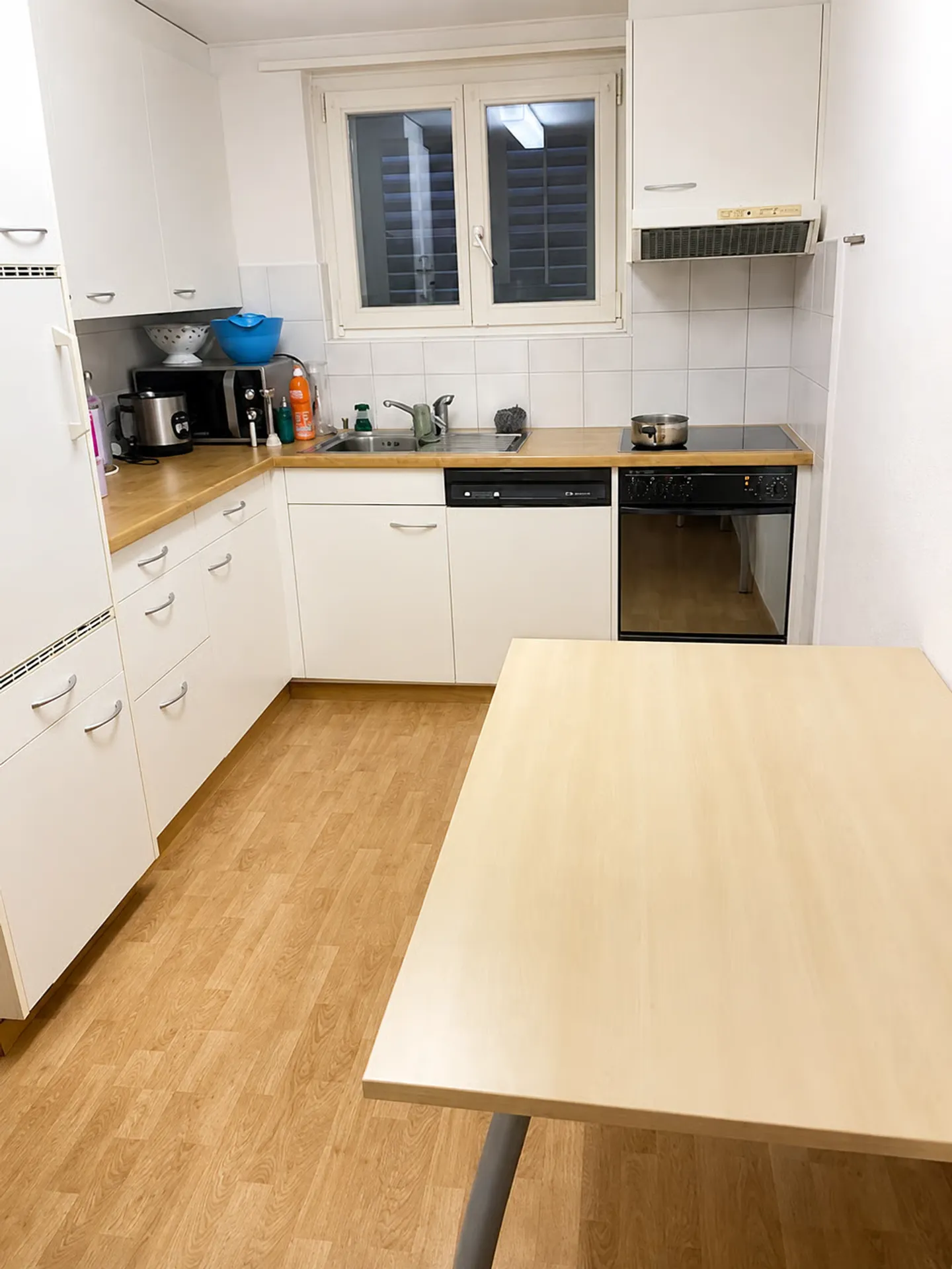 Charmant appartement sous les toits de 2 pièces à Aesch ZH - Photo 1 sur 5