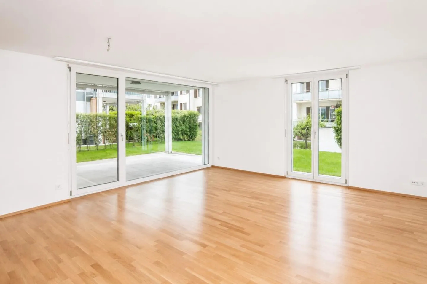 Appartement de jardin ensoleillé - Photo 3 sur 8