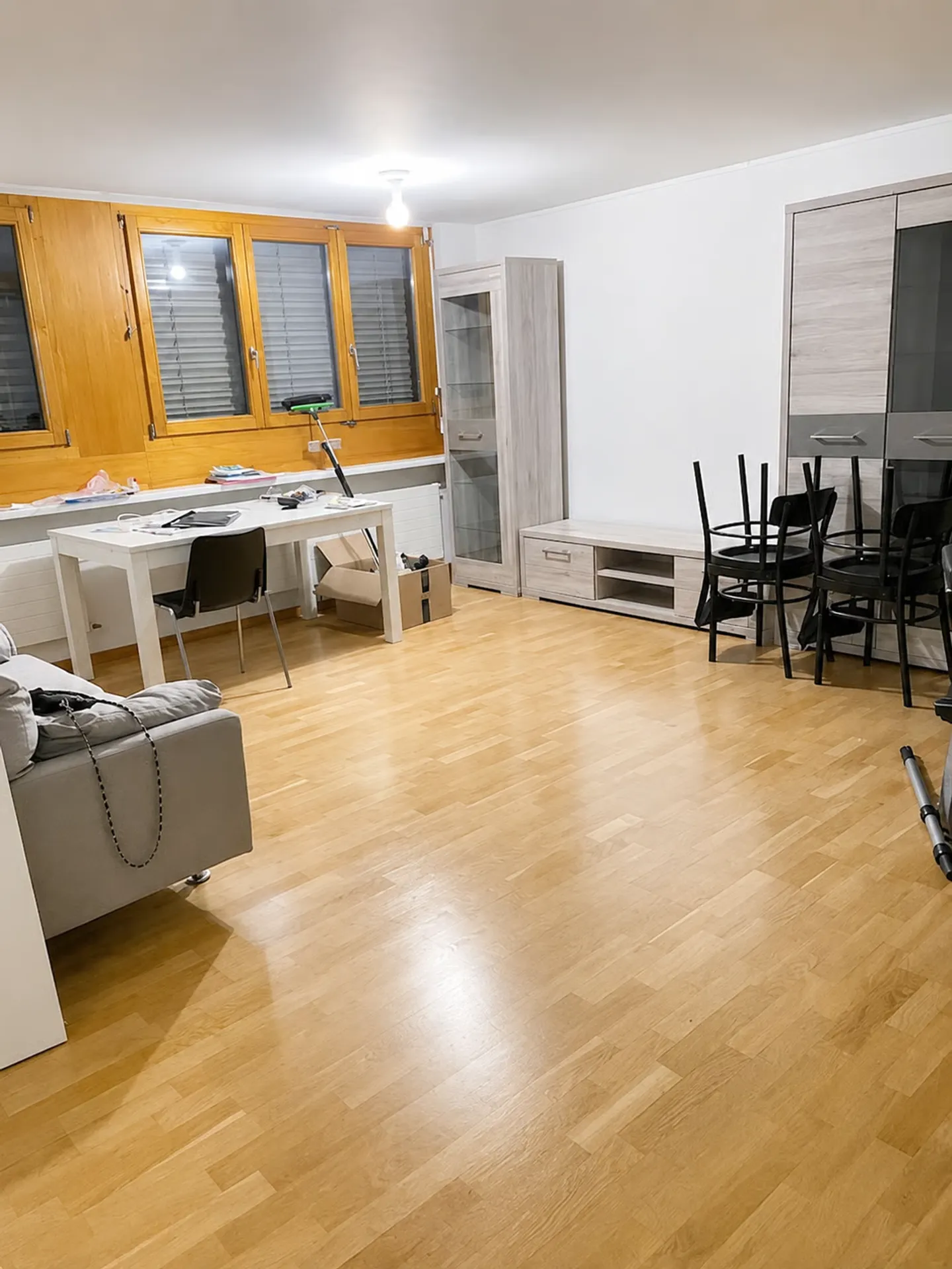 Charmant appartement sous les toits de 2 pièces à Aesch ZH - Photo 5 sur 5