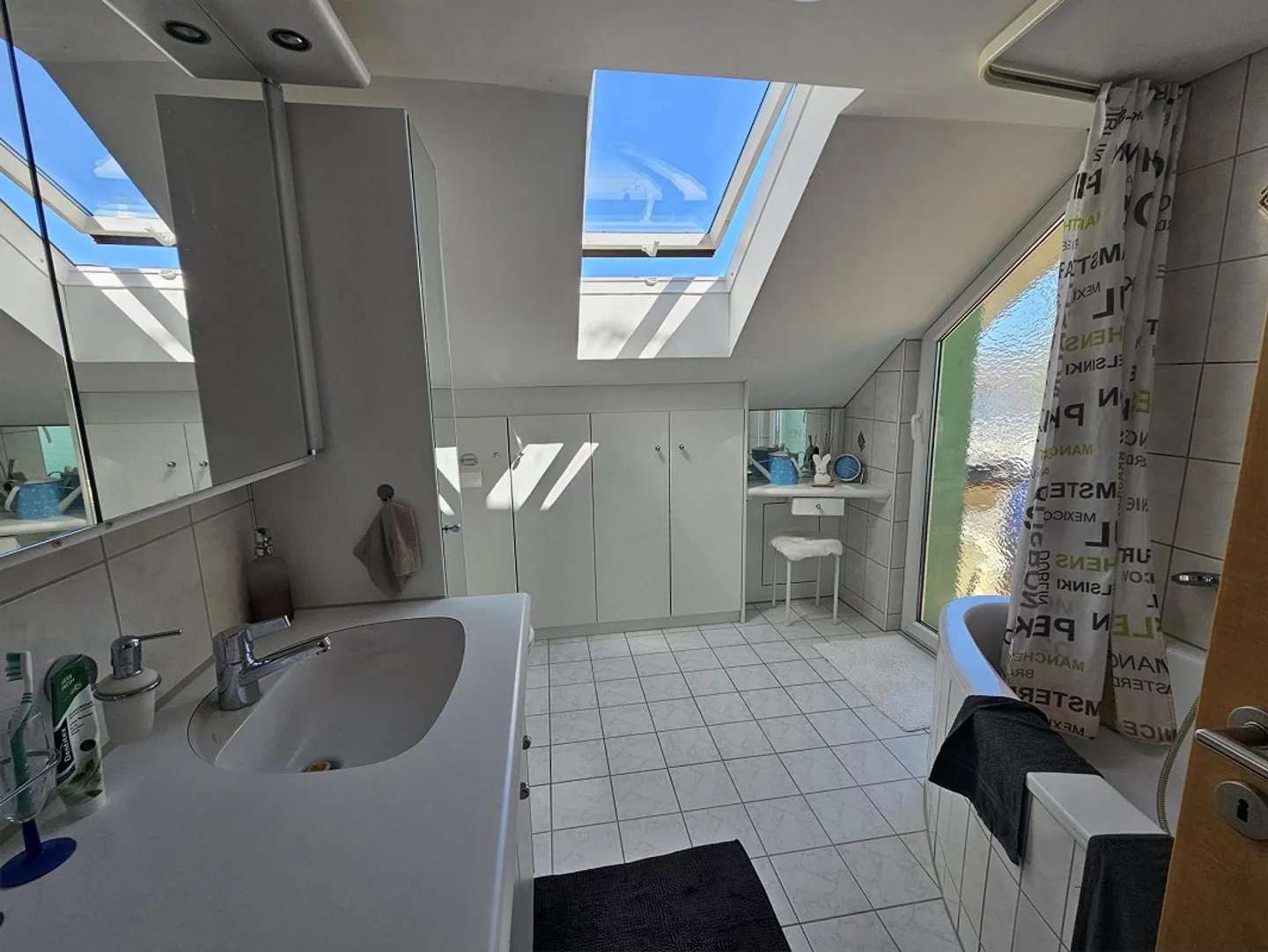 Appartement spacieux de 4 ½ pièces dans un ancien bâtiment avec charme, lumineux, 2 terrasses - Photo 8 sur 20