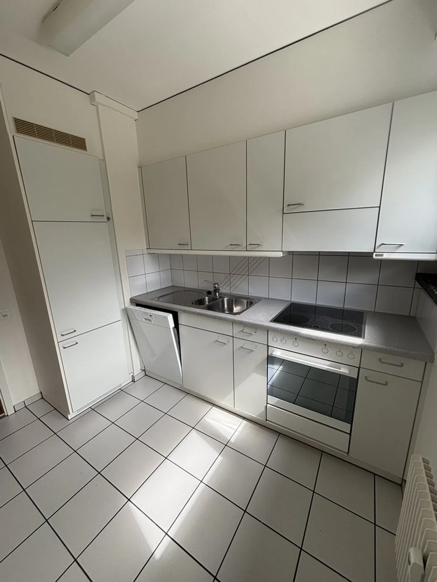 Appartement lumineux de 2 pièces dans un emplacement central à Bâle - Photo 4 sur 7