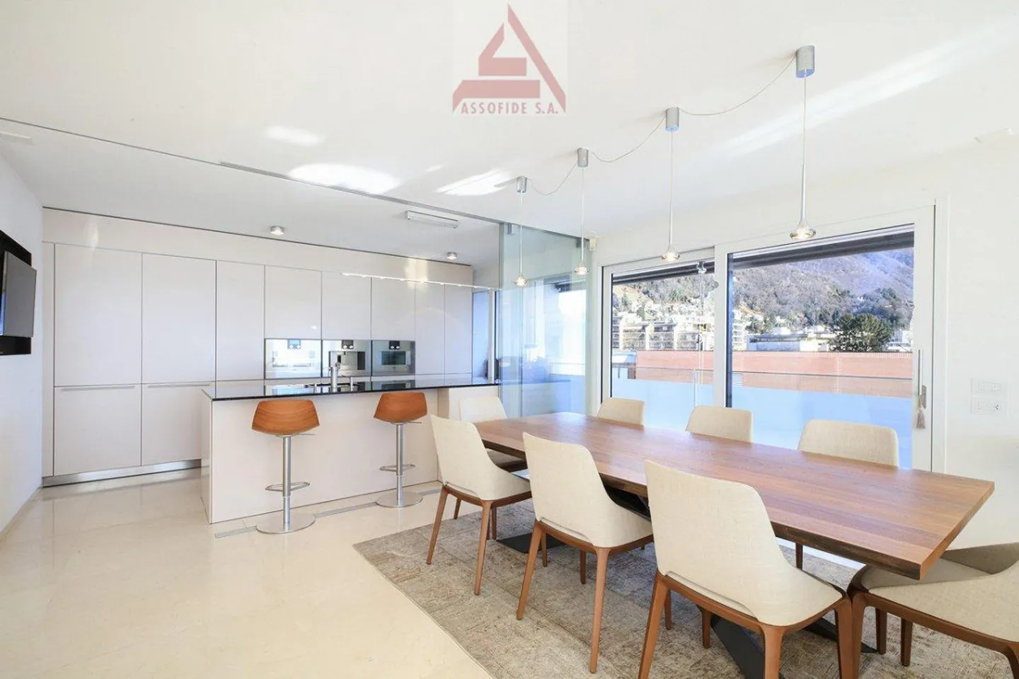 Luxurious Attic Duplex Apartment - Photo 2 of 8