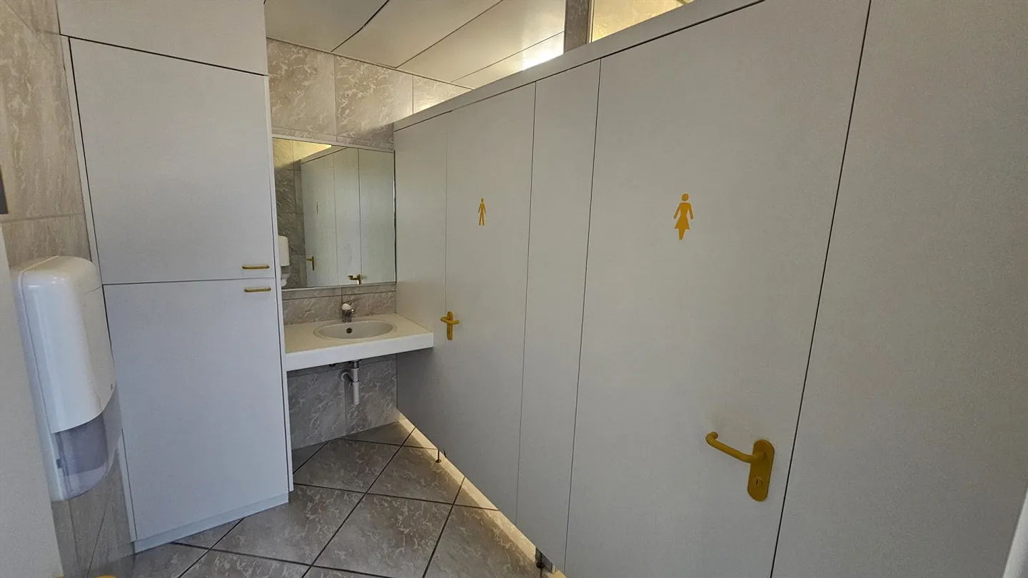Espace de bureau / cabinet de 329 m2 - Photo 3 sur 6