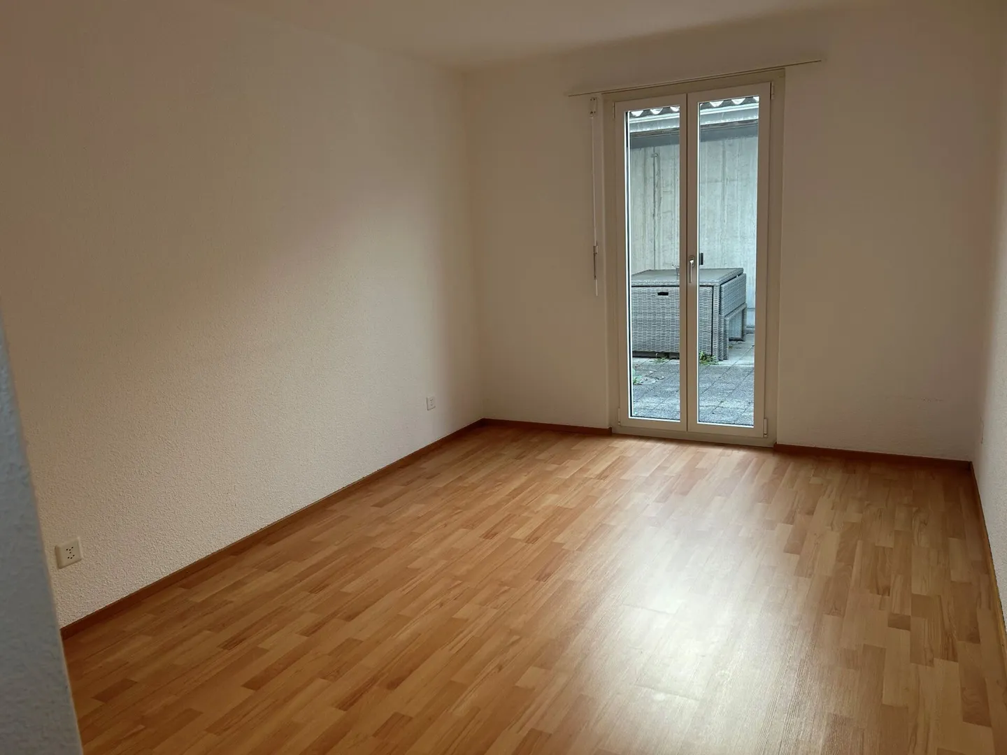 Appartamento di 3,5 stanze situato in zona tranquilla con patio - Foto 8 di 8