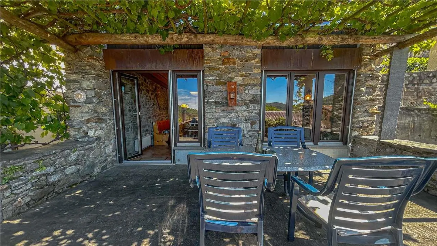 Maison rustique fascinante avec une vue ouverte imprenable sur les montagnes - Photo 4 sur 13