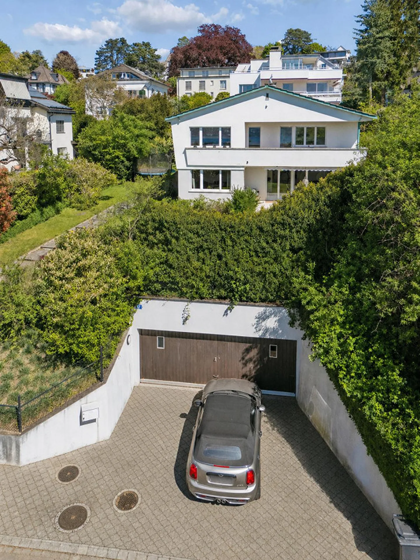 Casa unifamiliare con giardino idilliaco, vista panoramica e potenziale - Foto 4 di 6