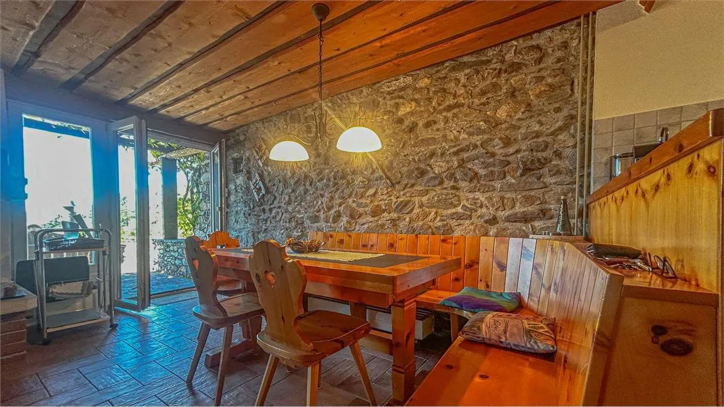 Maison rustique fascinante avec une vue ouverte imprenable sur les montagnes - Photo 10 sur 13