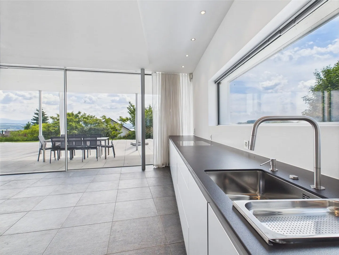 Villa moderna con vista da sogno - Foto 9 di 17