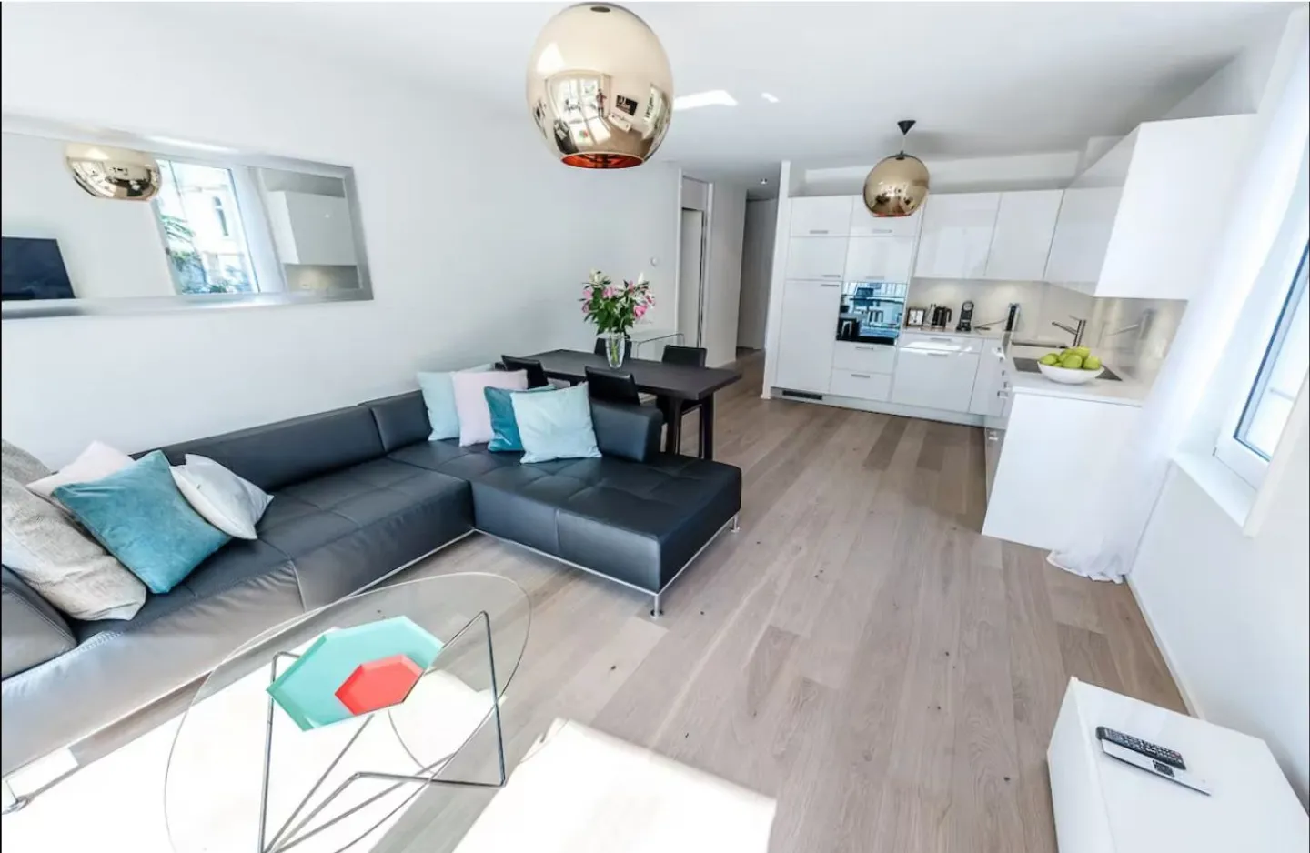 Appartamento Moderno con Vista Lago - Foto 6 di 13