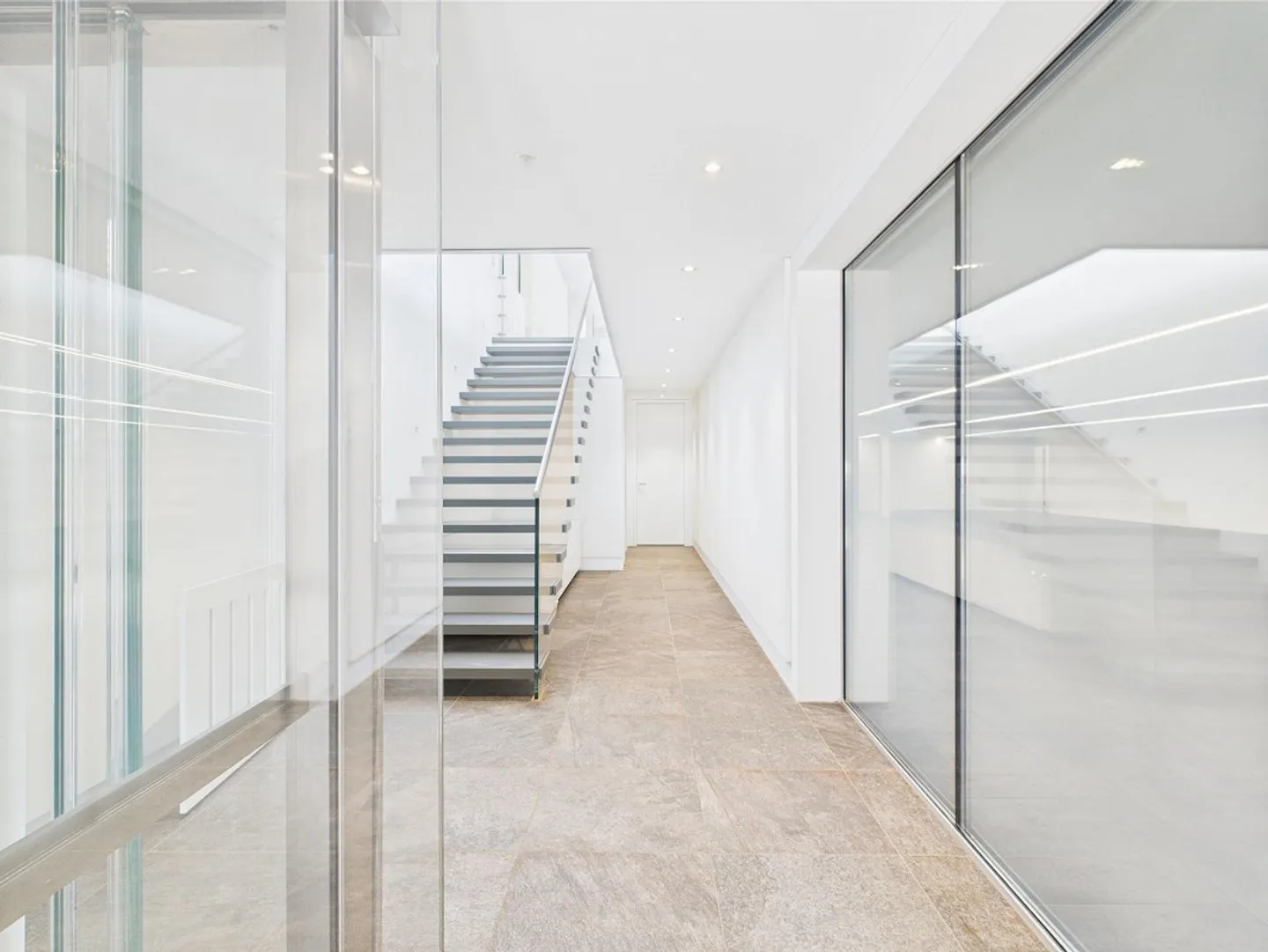 Villa moderna con vista da sogno - Foto 16 di 17