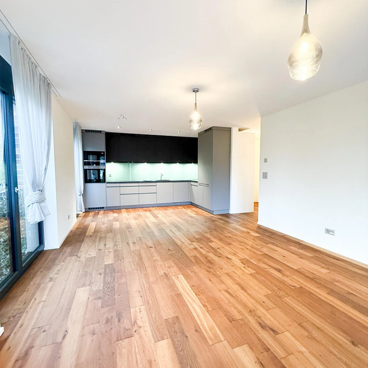 3.5-room apartment in a sought-after residential area in Binningen - Photo 1 of 13