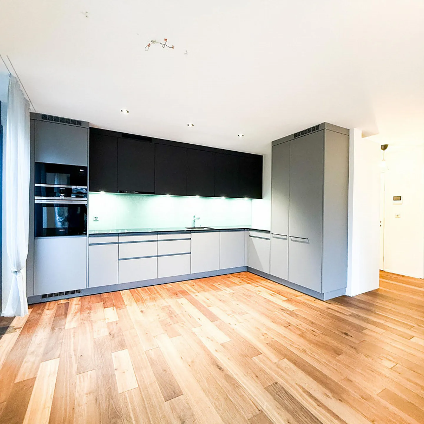 3.5-room apartment in a sought-after residential area in Binningen - Photo 3 of 13