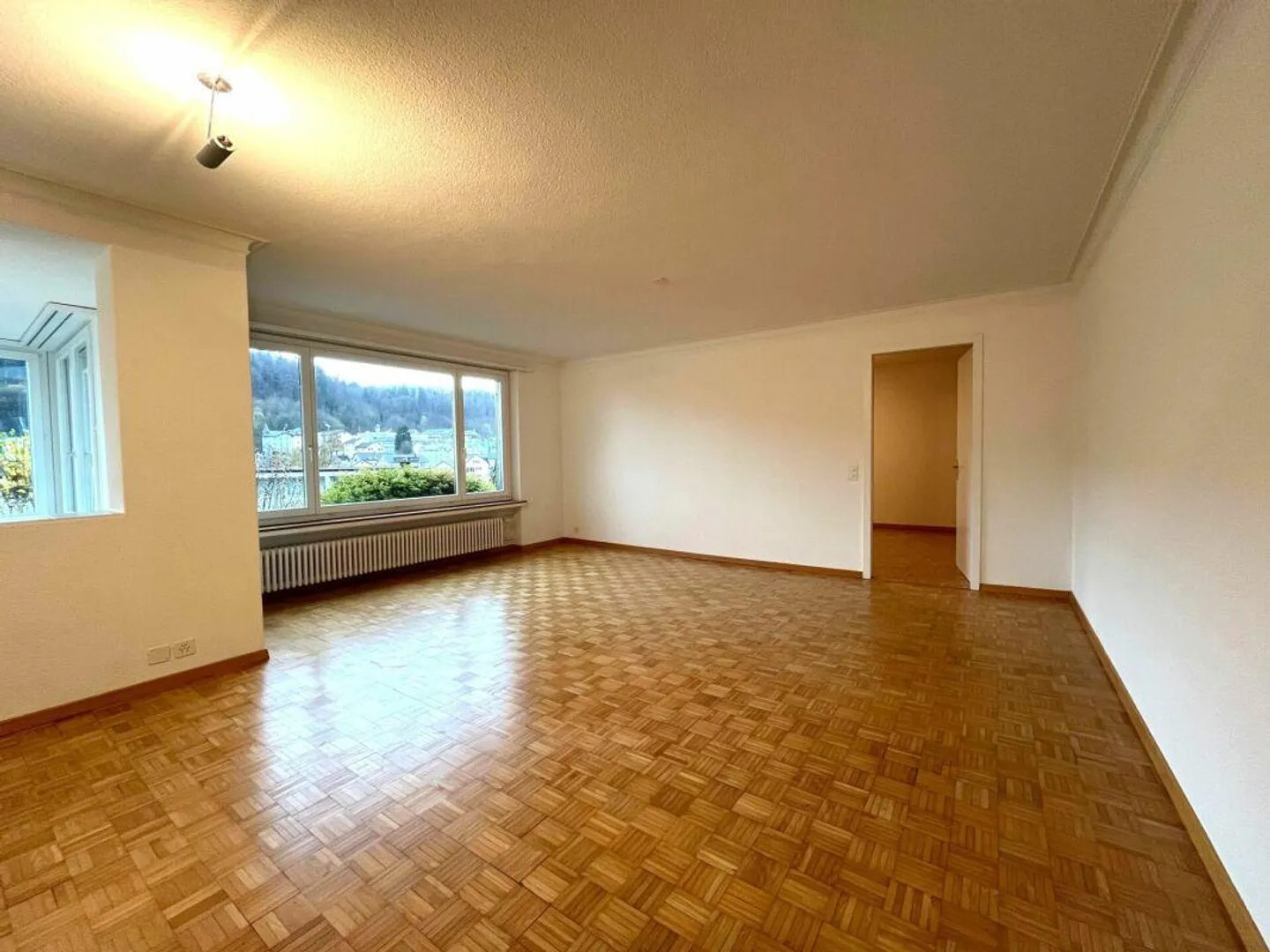 Appartement spacieux de 2,5 pièces avec grotte et coin salon dans le jardin ! - Photo 2 sur 18