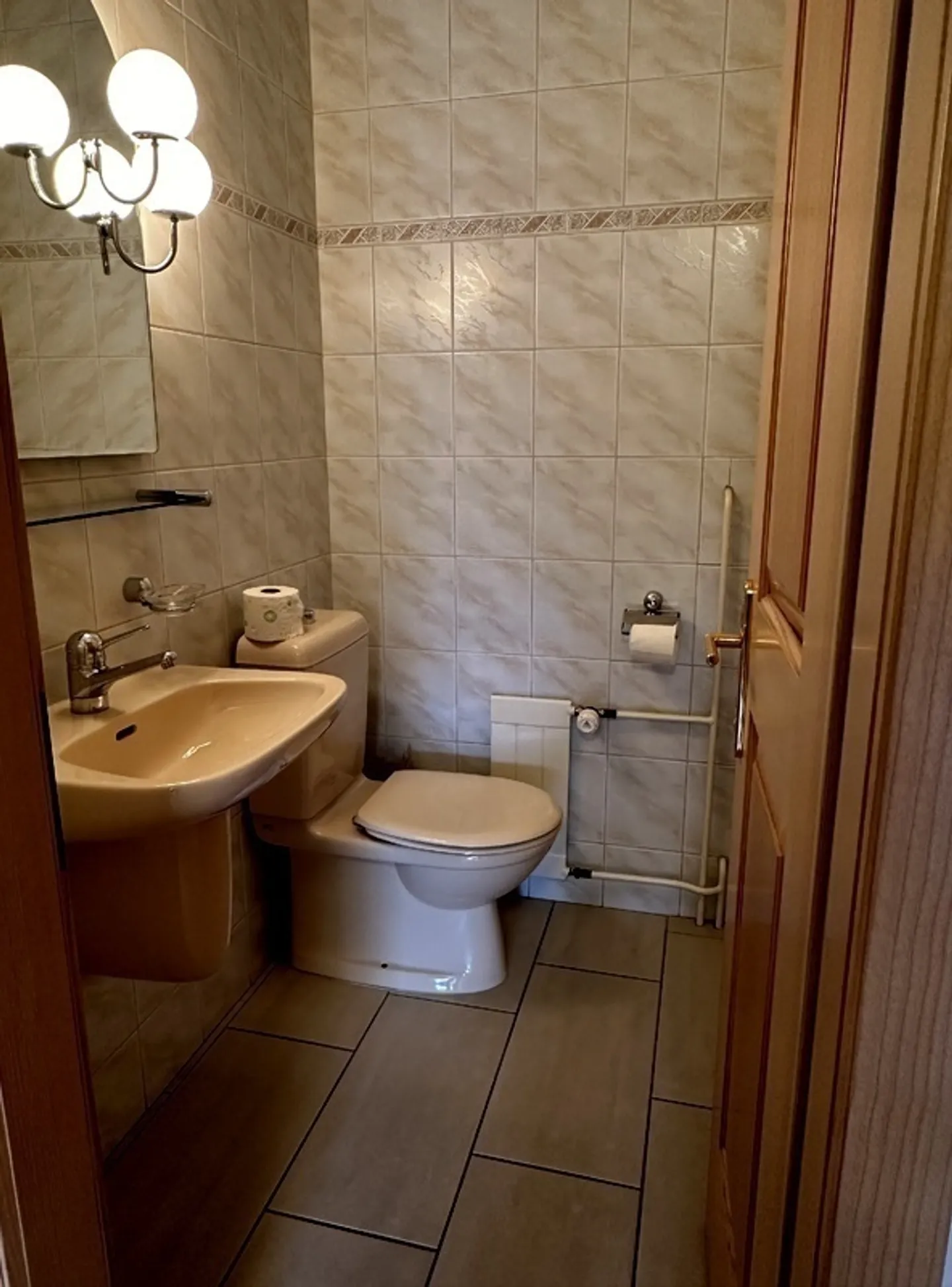 APPARTAMENTO 4½ LOCALI A ITTIGEN (BE), ARREDATO - Foto 8 di 10
