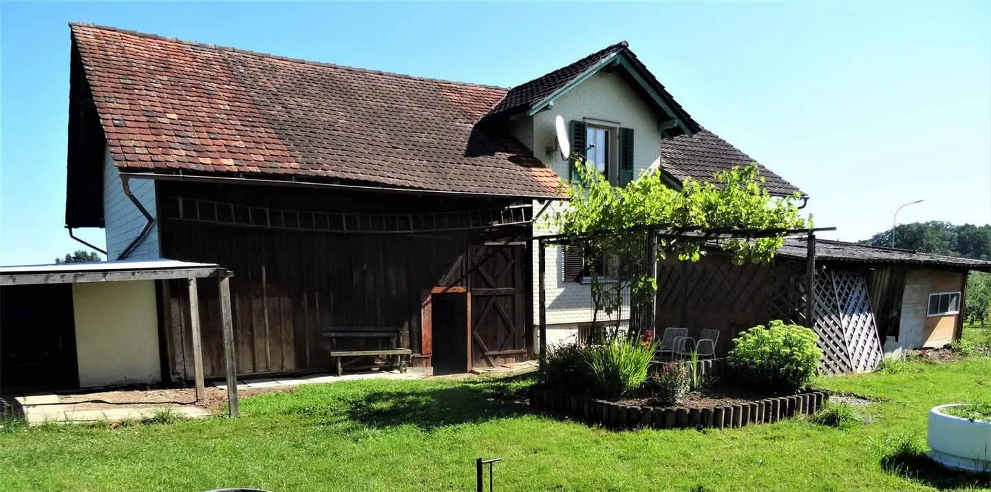 Casa indipendente con fienile - Foto 2 di 7