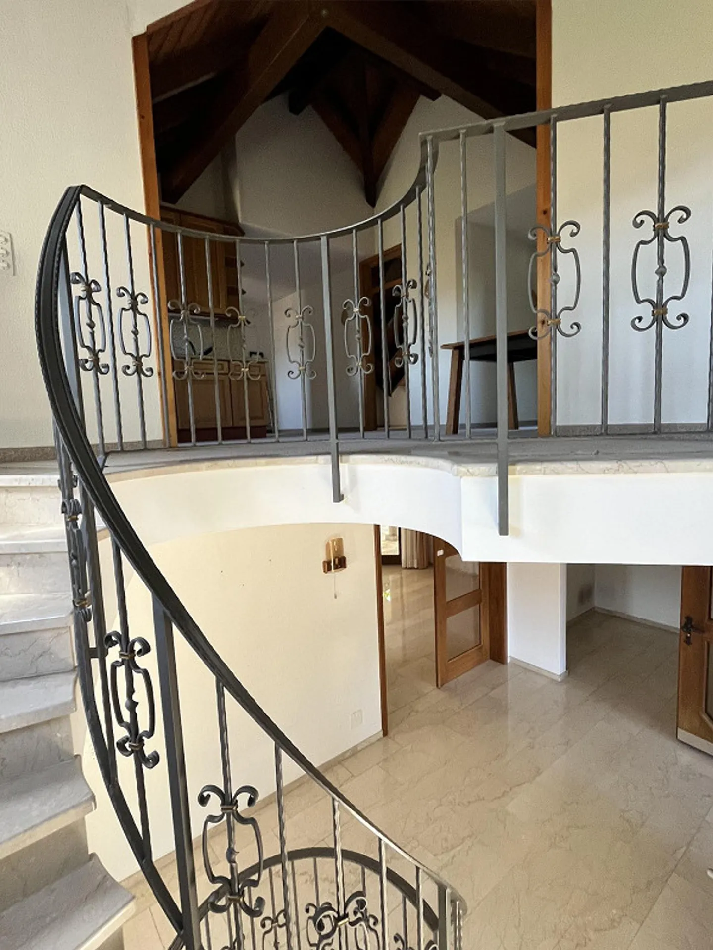 There are houses that convince - and there are houses that inspire - Photo 5 of 11