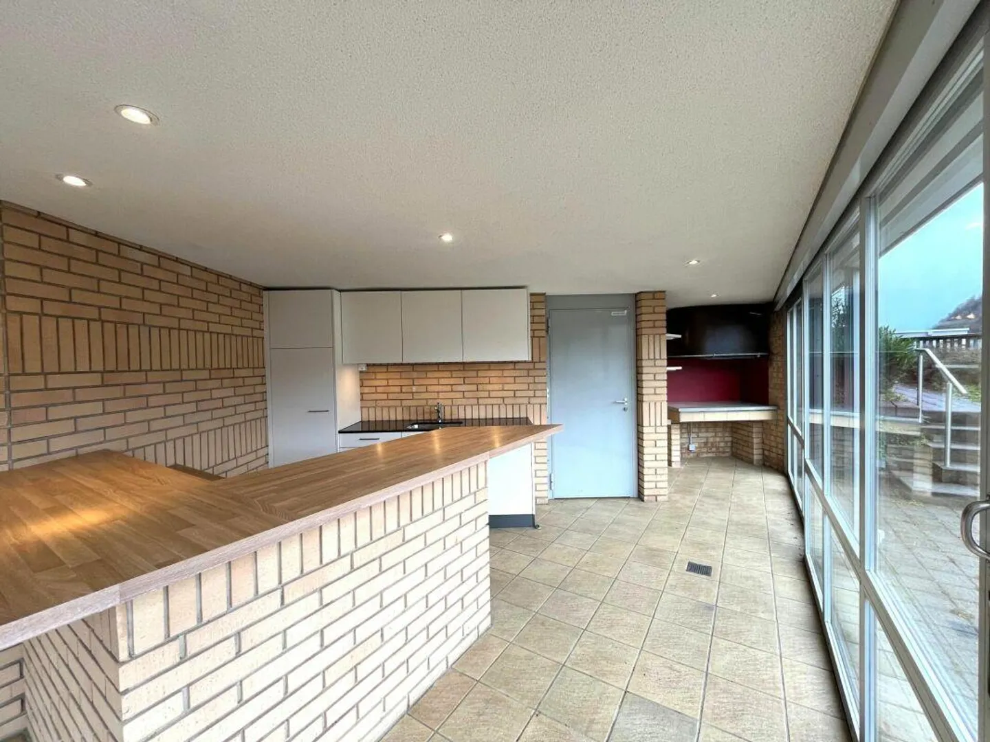 Appartement spacieux de 2,5 pièces avec grotte et coin salon dans le jardin ! - Photo 10 sur 18