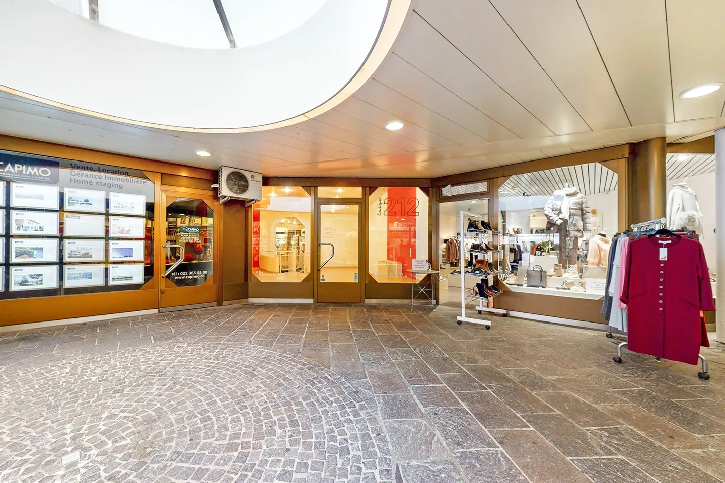 Commercial Space in Nyon - Photo 2 of 8