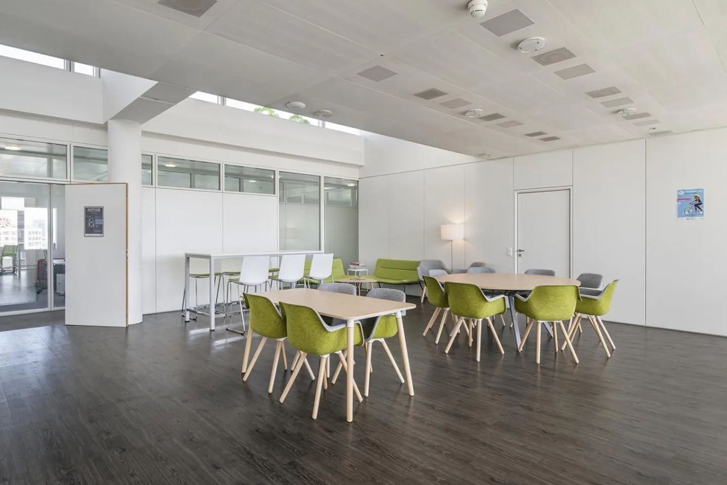 Shop/Office 64m2 - Office spaces approx. 200 to 400m2 - next to SBB train station - Photo 6 of 13