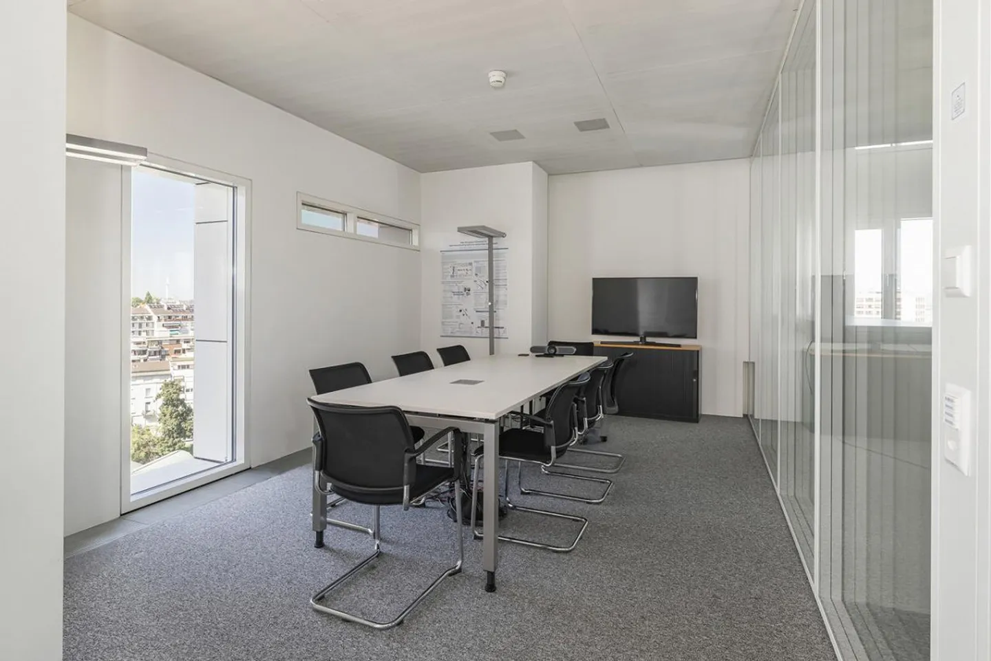 Shop/Office 64m2 - Office spaces approx. 200 to 400m2 - next to SBB train station - Photo 5 of 13