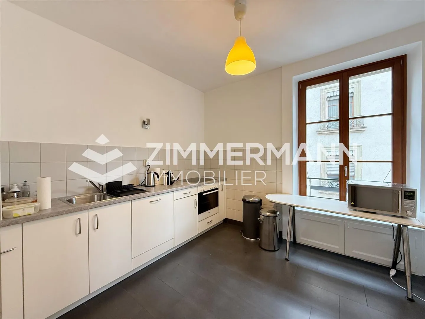Bureau de 14 m² dans un grand espace commun - 14 m² - en face de la gare Cornavin - Photo 3 sur 4