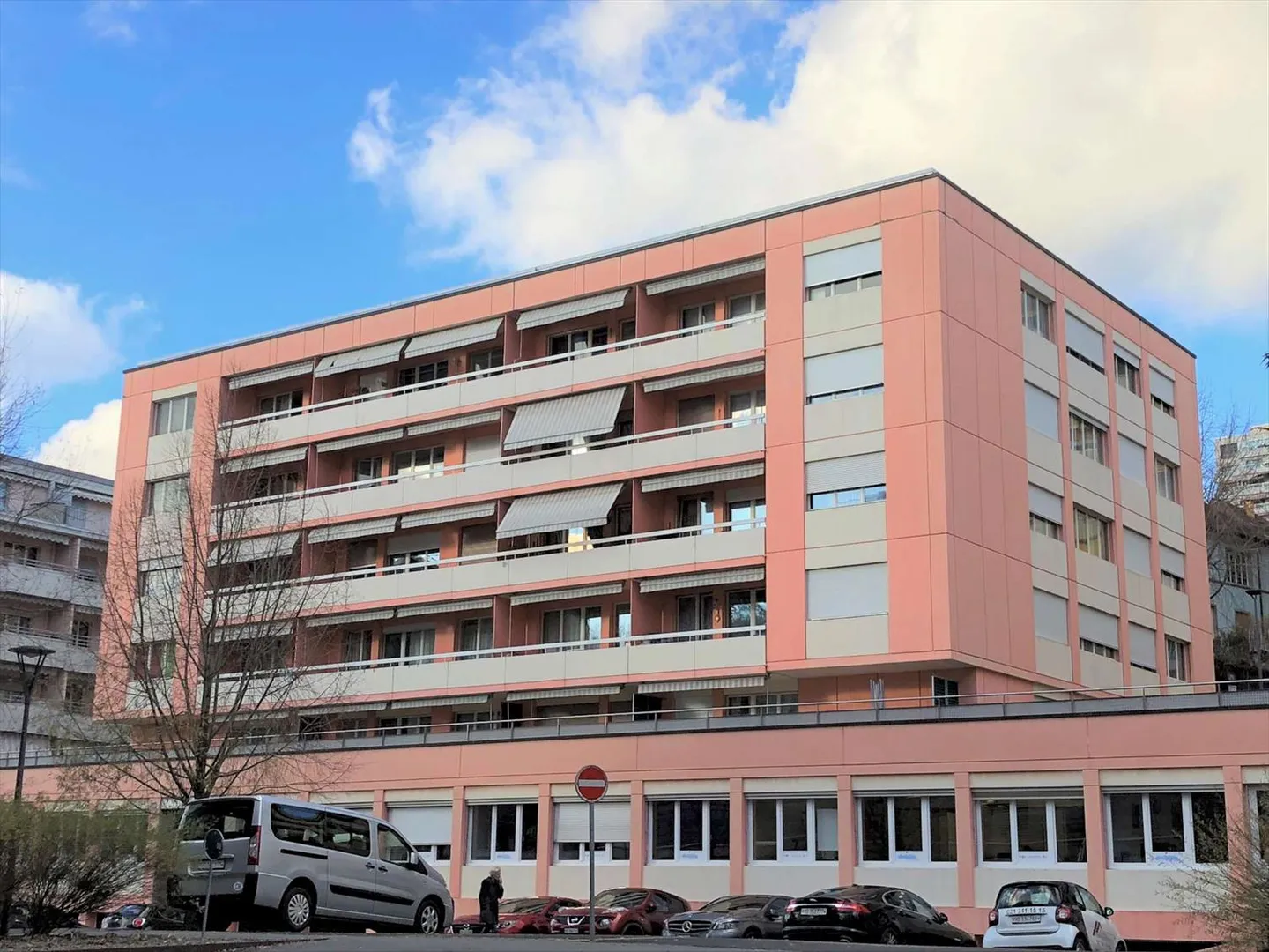 Angenehmes und helles Wohnen, nahe bei allen Annehmlichkeiten, ideal für einen Studenten. - Photo 2 sur 7