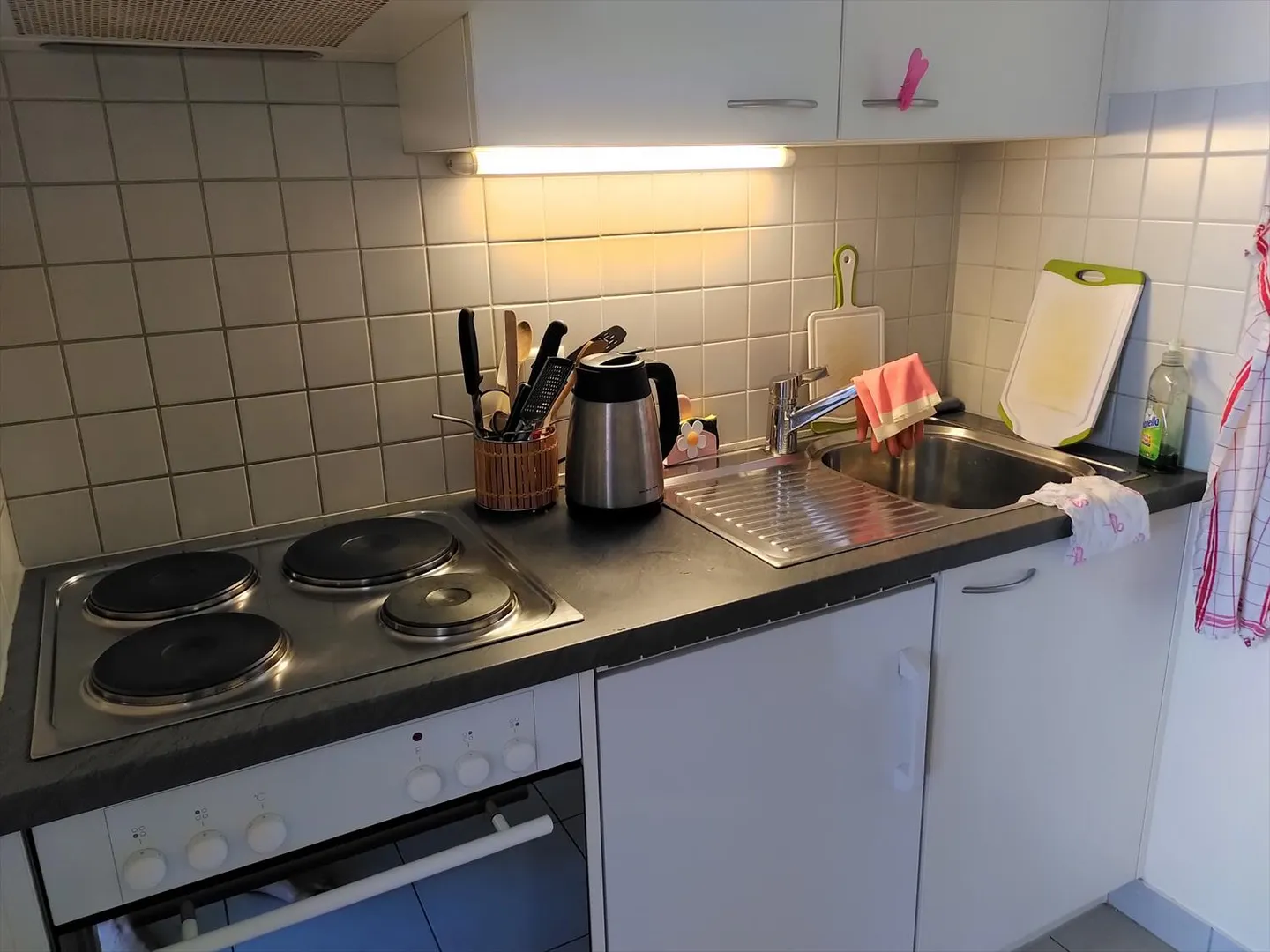 Angenehmes und helles Wohnen, nahe bei allen Annehmlichkeiten, ideal für einen Studenten. - Photo 3 sur 7